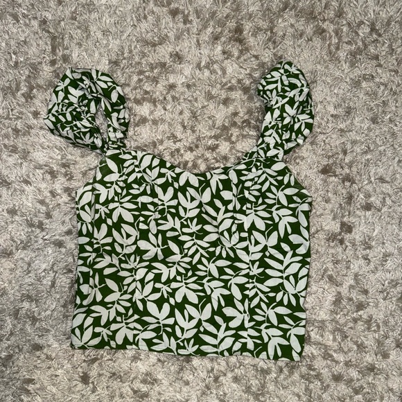 Abercrombie & Fitch Tops - Abercrombie & Fitch —Bubble Strap Poplin Top